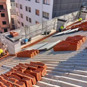 PIMFER reparando cuberta Rúa Estrela en Ferrol